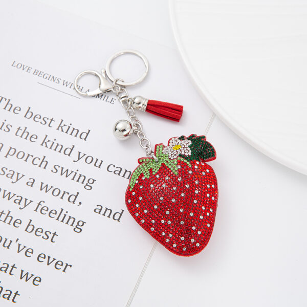 oly-3dd00a5ad729e112db7da0c2171da430 Wholesale Diamond studded strawberry keychain