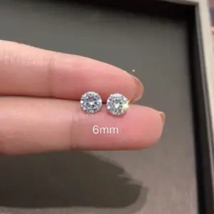 Zircon Ear Studs 7mm Pair