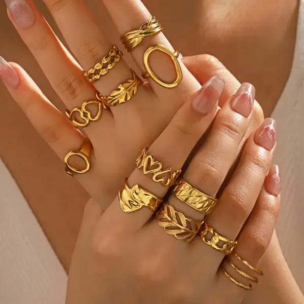 Wholesale PVD Coated 18K Gold Plated Oval Heart Shape 304 Stainless Steel Simple Style Waterproof Non Tarnish Open Rings