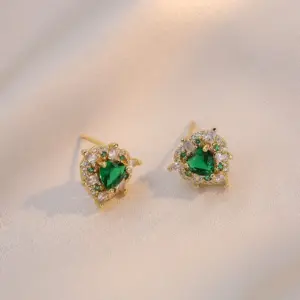 E317 Emerald Love Heart Earrings