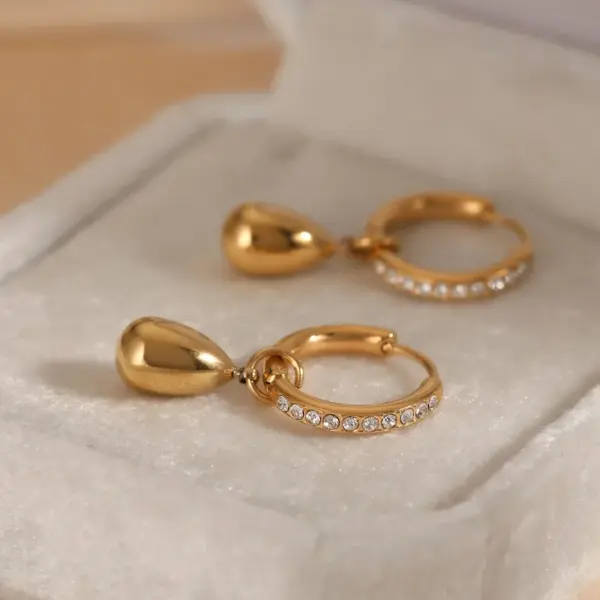 Wholesale PVD Coated Real Gold Plated 16K Gold White Gold Plated Water Droplets 304 Stainless Steel Elegant Modern Style Waterproof Non Tarnish Earrings