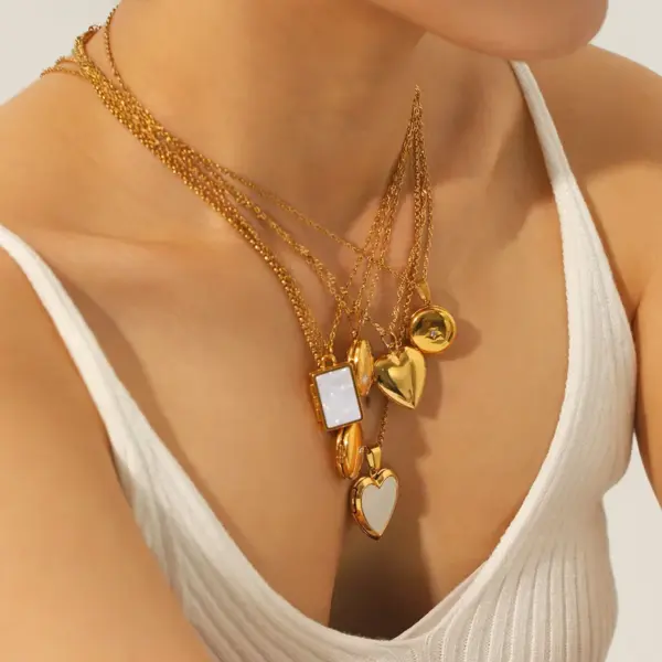 Wholesale 304 Stainless Steel Round Oval Heart Shape PVD Coated Acrylic Rhinestones 18K Gold Real Gold Plated Modern Style Simple Style Waterproof Non Tarnish O-shaped Chain Lobster Trigger Clasp Closure Gold Pendant Necklace Locket Necklace Necklace