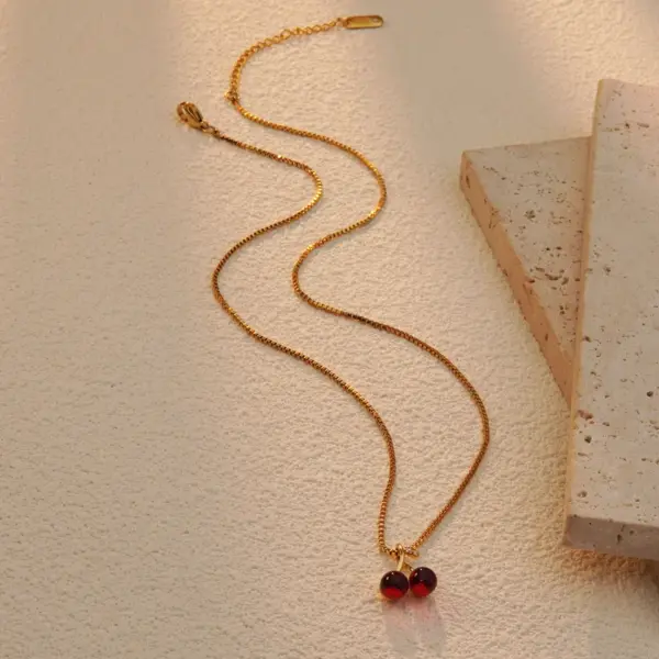 Wholesale 304 Stainless Steel Plastic Cherry Ion Plating (IP) 18K Gold Plated Sweet Simple Style Waterproof Non Tarnish Plating Regular Chain Pendant Necklace