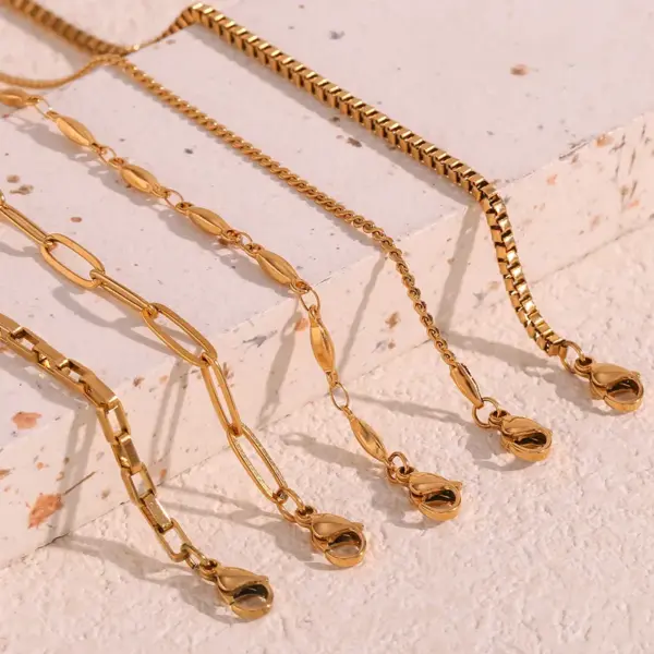 Wholesale 304 Stainless Steel Oval Solid Color PVD Coated 18K Real Gold Plated Simple Style Classic Style Waterproof Non Tarnish Plating Gold Bracelets