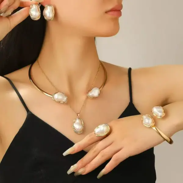 Wholesale Fashionable Electroplated Acrylic Imitation Pearl Baroque Phoenix Earrings Necklace Bracelet Ring Jewelry Set For Women