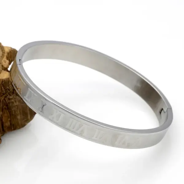 Wholesale Vacuum Plating Real Gold Plated 18K Gold Number 304 Stainless Steel Fashion Waterproof Non Tarnish 304 Stainless Steel Bangle