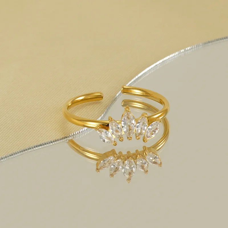 Wholesale PVD Coated 18K Gold Plated Crown Stainless Steel Elegant Simple Style Waterproof Non Tarnish Open Rings