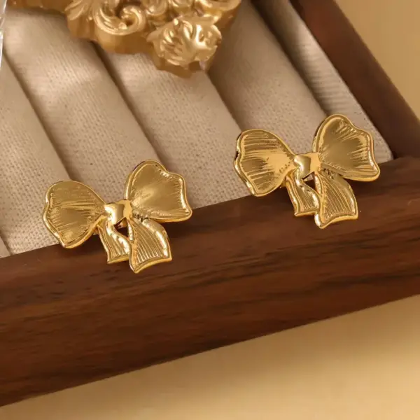 Wholesale 1 Pair Casual Cute Sweet Water Droplets Heart Shape Flower Plating 304 Stainless Steel Imitation Gold Ear Studs