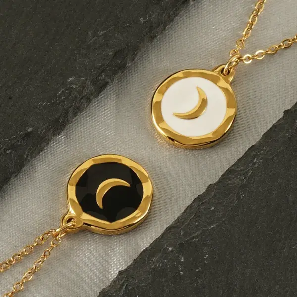 PVD Coated 18K Gold Plated Moon Stainless Steel Hip-Hop Commute Cool Style Waterproof Non Tarnish 304 Titanium Pendant Necklace