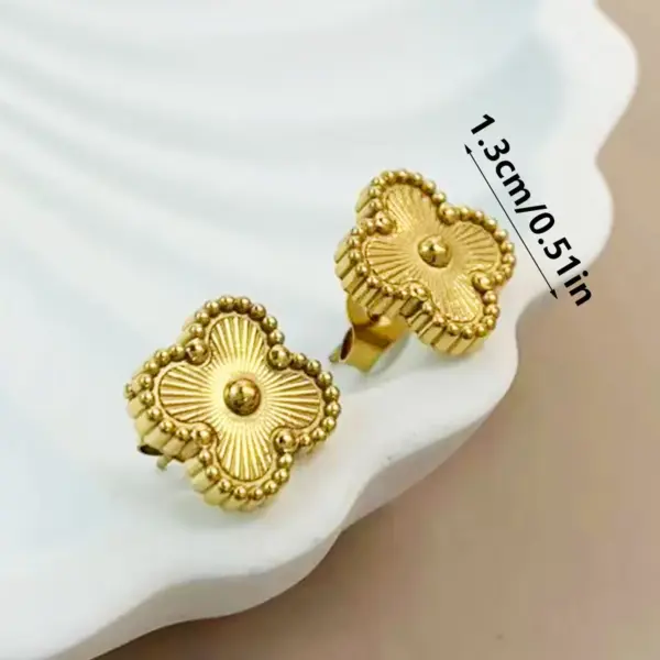 Wholesale 1 Pair Stainless Steel Oval Heart Imitation Pearl Flower Inlaid Diamond Earrings, Unisex Daily Wear Earrings, Suitable For Valentine's Day Or Important Holidays As Gifts For Relatives And Friends.