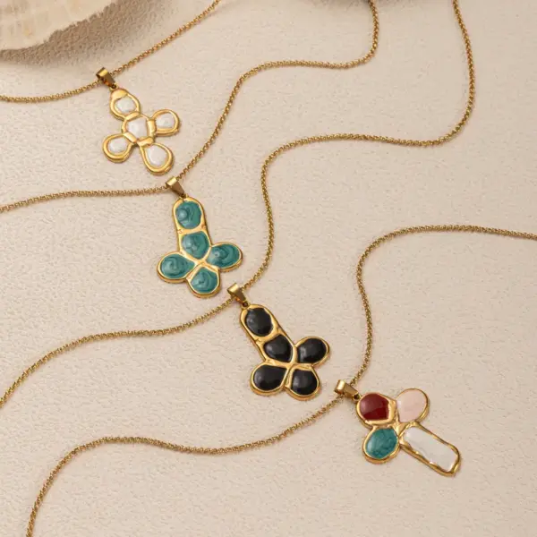 Wholesale Copper Cross Plated Zircon 18K Gold Plated Elegant Lady Cable Chain Lobster Trigger Clasp Closure Pendant Necklace