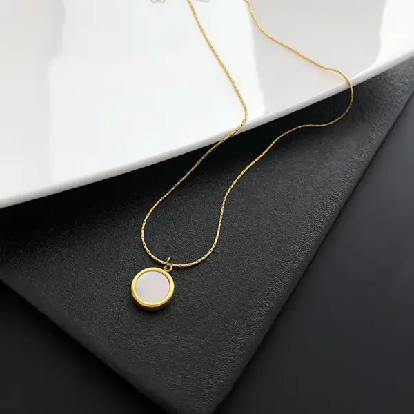 Wholesale Elegant Geometric Titanium Steel Necklace