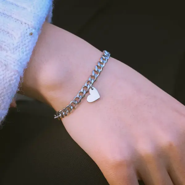 Wholesale Romantic Simple Style Heart Shape Rectangle Titanium Steel Cuban Link Chain Curb Chain Bracelets In Bulk