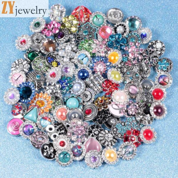Wholesale Yiwu jewelry foreign trade explosions button diy jewelry accessories bracelet pendant earrings accessories wholesale manufacturers Four