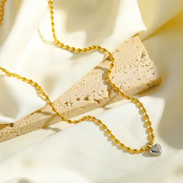 oly-3f773e695db9f38f34225496ef9d1cb7 Wholesale PVD Coated 18K Gold Plated Heart Shape 201 Stainless Steel 304 Stainless Steel Casual Sweet Waterproof Non Tarnish 201 Stainless Steel Necklace