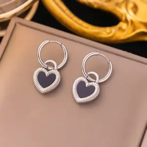 【XKE0196】Black and White Double-Sided Heart Earrings / Steel Color