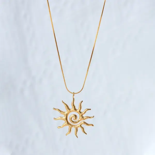 PVD Coated Real Gold Plated 14K Gold Sun Devil's Eye Heart Shape 304 Stainless Steel Simple Style Waterproof Non Tarnish 304 Stainless Steel Pendant Necklace