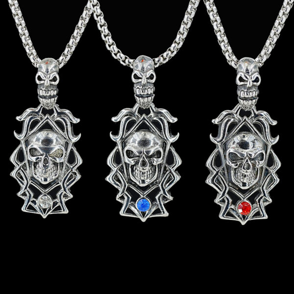 Wholesale European and American retro domineering diamond skull pendant titanium steel men's necklace hip hop personality punk style sweater chain