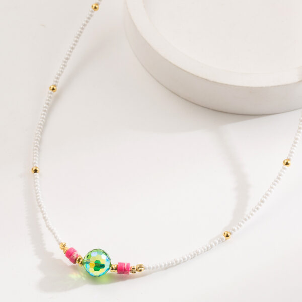 Wholesale Cross-border retro ethnic style colorful natural stone beaded necklace, light luxury, high-end, elegant and versatile choker/collarbone chain