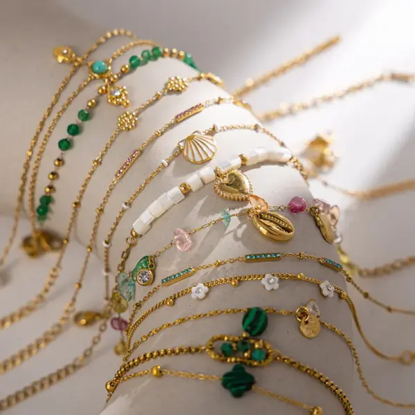 Wholesale PVD Coated Real Gold Plated Scallop Titanium Steel Simple Style Waterproof Non Tarnish Titanium Steel Necklace