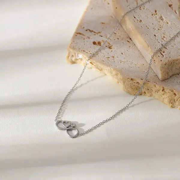 Wholesale Jewelry Elegant Classic Style Heart Shape 304 Stainless Steel Pendant Necklace Cable Chain