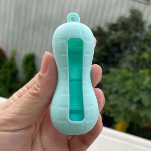 Protective case / Peanut light blue