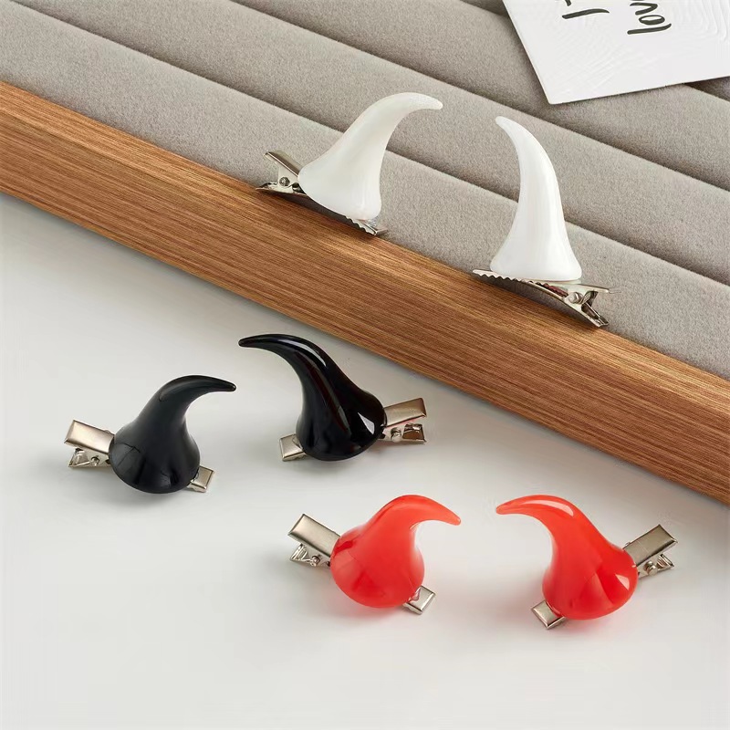 Wholesale Cross-border Hot Sale Devil Horn Hairpin Top Head Pressing Hair Top Clip Hair Aessories Creative Personality Holiday Decoration