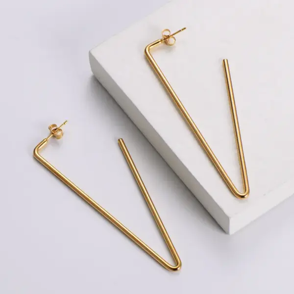 Wholesale PVD Coated 18K Gold Plated U Shape Stainless Steel Simple Style Waterproof Non Tarnish Earrings
