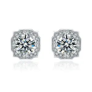 Classic Hairui Ear Studs 1 Karat