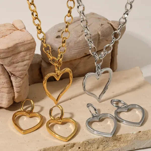 18K Real Gold Plated 304 Stainless Steel PVD Coated Heart Shape Simple Style Jewelry Set For Women