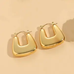 Square Hollow Earrings / Gold