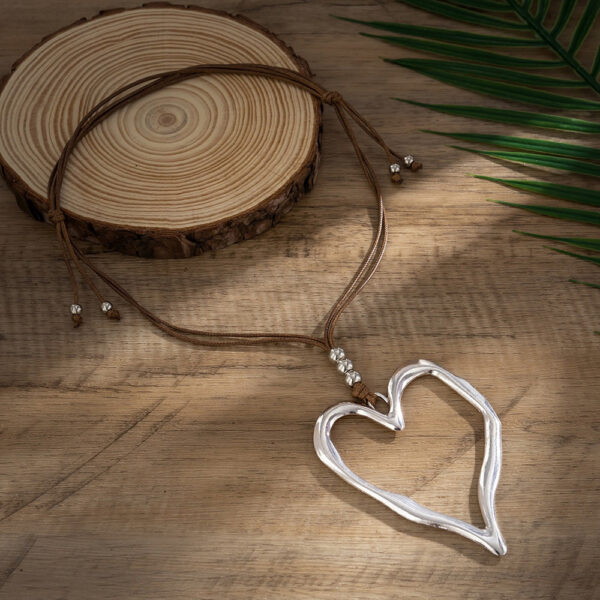 oly-40a8ba59b50111cc0ccfe93fc8b5705f Wholesale Jewelry Sweet Cool Wind Exaerated Love Necklace