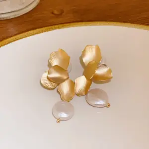 31# Silver Needle-Flower.