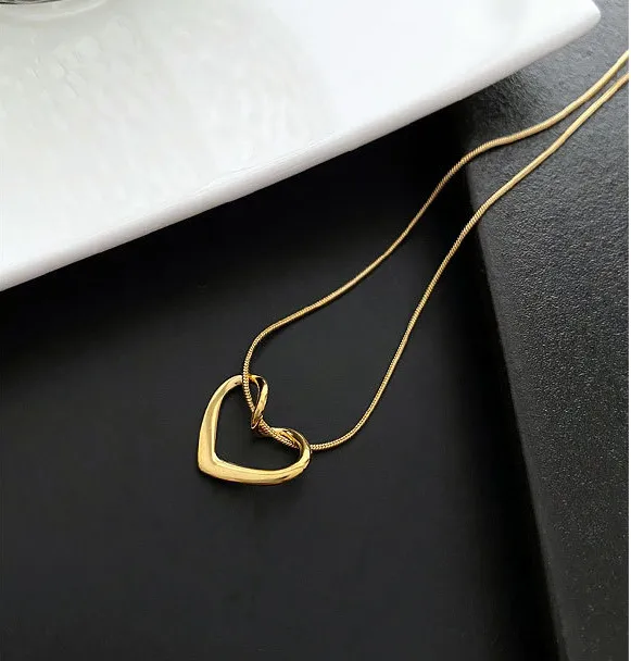 Wholesale 304 Stainless Steel Heart Shape PVD Coated 18K Real Gold Plated Fashion Waterproof Non Tarnish Inlaid Gold Gold Pendant Necklace