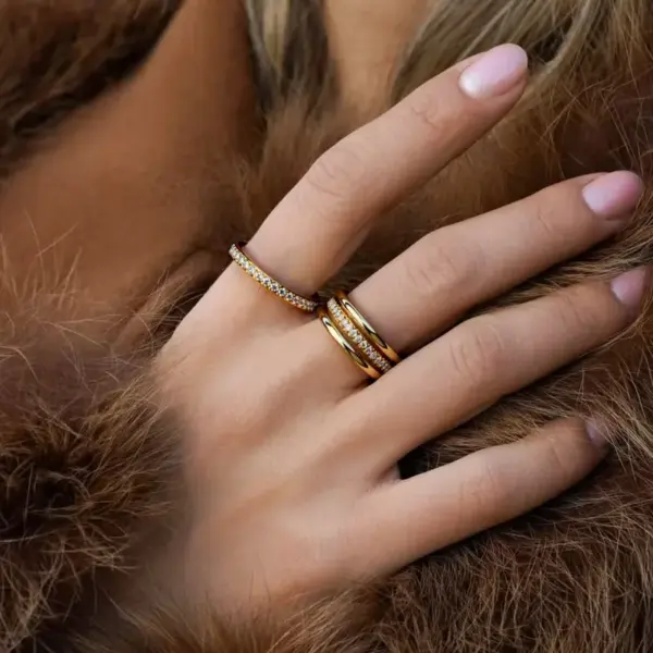 Wholesale Stackable Single Row Flash Diamond Ring Autumn Winter Fashionable Stainless Steel Gold Plated Fingertip Ring Versatile Jewelry Accessory