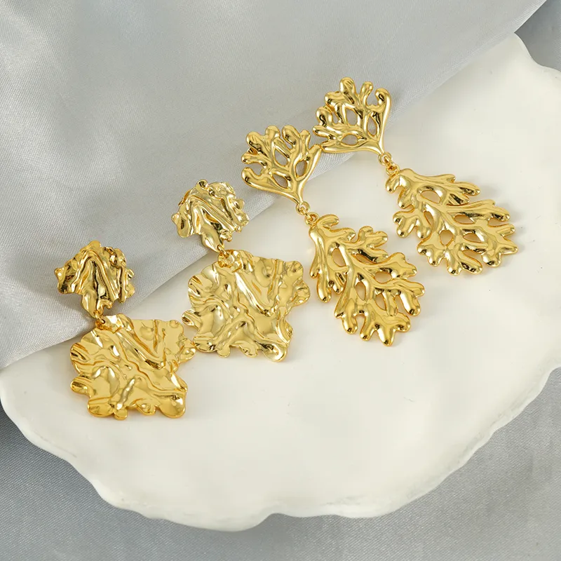 Wholesale 1 Pair Elegant Lady Classic Style Asymmetrical Irregular Solid Color 304 Stainless Steel Titanium Steel Titanium Steel 18K Gold Plated Drop