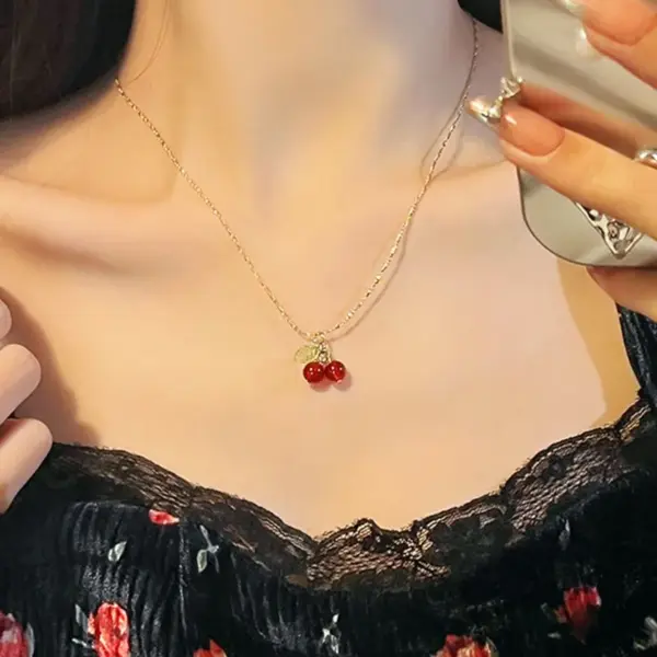 Wholesale 304 Stainless Steel Plastic Cherry Ion Plating (IP) 18K Gold Plated Simple Style Commute Waterproof Non Tarnish Plating Regular Chain Pendant Necklace