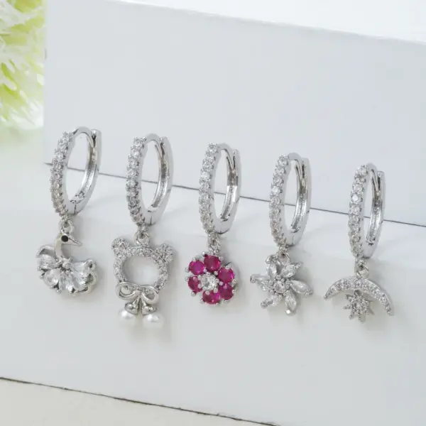 Wholesale 1 Piece Fashion Animal Star Moon Inlaid Zircon Copper Zircon 18K Gold Plated Earrings