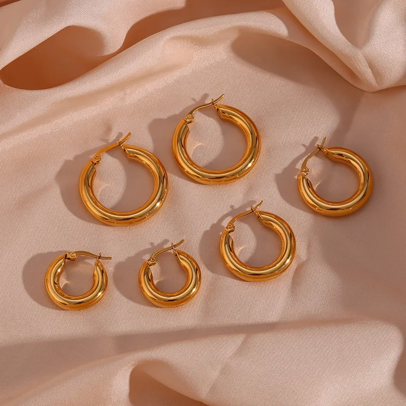 Wholesale PVD Coated Real Gold Plated 18K Gold Round 304 Stainless Steel Fashion Waterproof Non Tarnish Hoop Earrings