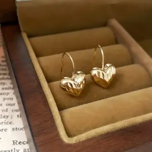 Real Gold plated golden pleated love ear hook