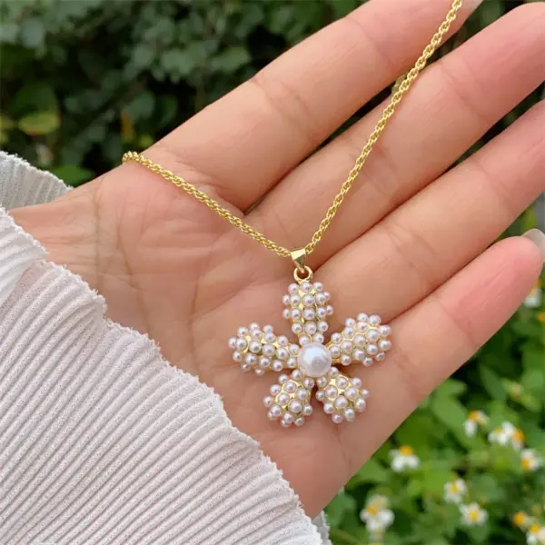 Wholesale Jewelry Retro Classic Style Heart Shape Copper Zircon 18K Gold Plated Inlay Ball Chain Twisted Rope Chain Pendant Necklace