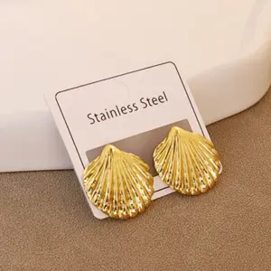 Gold / Average Size / Style 10