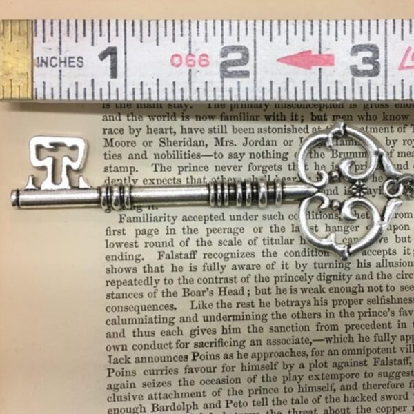 Wholesale Cross-border hot new fashion simple gothic retro punk pattern key necklace pendant