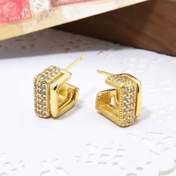 Wholesale 1 Pair Retro C Shape Plating Inlay Copper Artificial Pearls Zircon Ear Studs