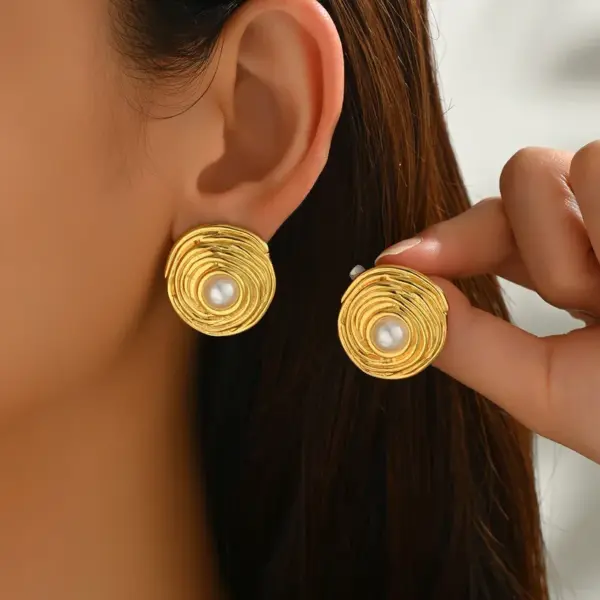 Wholesale 304 Stainless Steel Red Heart Bow Knot PVD Coated Real Gold Plated Gold Plated Casual Modern Style Simple Style Waterproof Non Tarnish Ear Studs