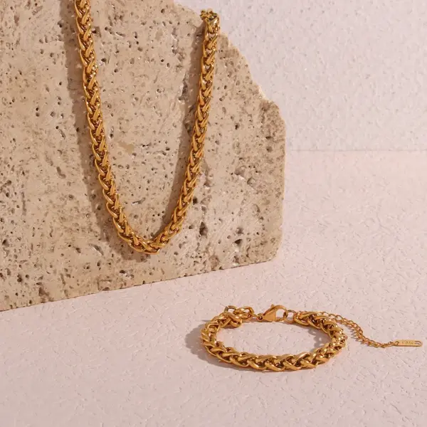 PVD Coated Real Gold Plated 18K Gold Solid Color 304 Stainless Steel Vintage Style Simple Style Waterproof Non Tarnish 304 Stainless Steel Bracelets Necklace