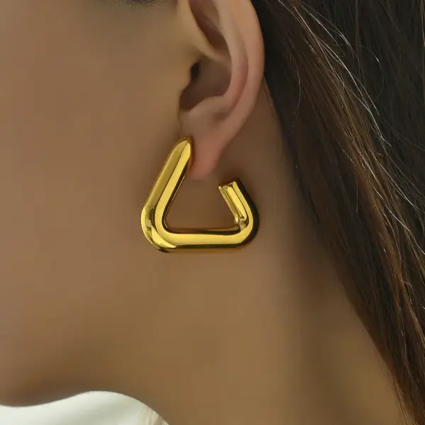 Wholesale 304 Stainless Steel Solid Color PVD Coated 18K Gold Plated 18K Gold Simple Style Classic Style Waterproof Non Tarnish Plating Gold Ear Studs