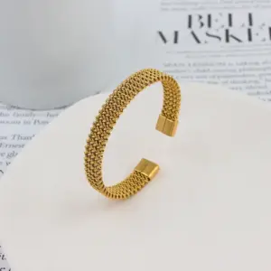 Wholesale PVD Coated 18K Gold Real Gold Plated C Shape 304 Stainless Steel Fashion Waterproof Non Tarnish Bangle