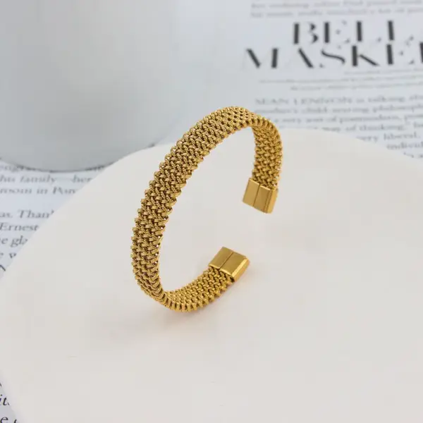 Wholesale PVD Coated 18K Gold Real Gold Plated C Shape 304 Stainless Steel Fashion Waterproof Non Tarnish Bangle