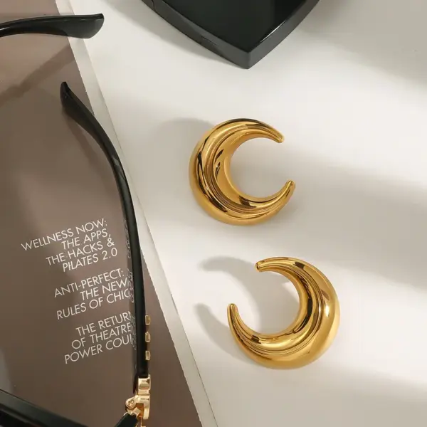 Wholesale 304 Stainless Steel Moon PVD Coated 18K Real Gold Plated Real Gold Plated 18K Gold Vintage Style Simple Style Classic Style Waterproof Non Tarnish Ear Studs